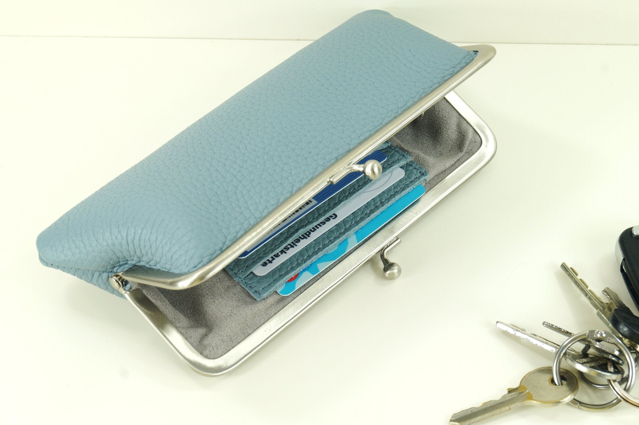 Handgemachte hellblaue Leder-Clipbörse "Emma" - Taschenkinder