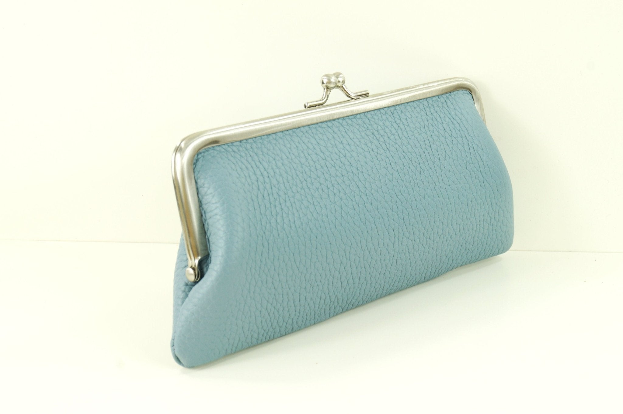 Handgemachte hellblaue Leder-Clipbörse "Emma" - Taschenkinder