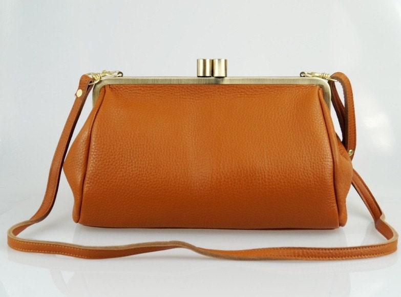 Custom Shoulder Clutch Bag With Kiss Lock – Leather Dakota Cowhide Bag Perfect For Ladies Gift