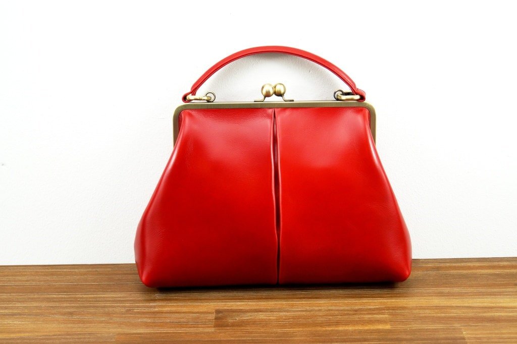 Retro Handtasche Damen, Bügeltasche "Olive" in rot, Ledertasche, Leder Henkeltasche, Leder Umhängetasche, Leder Schultertasche, Vintage Stil - Taschenkinder.de