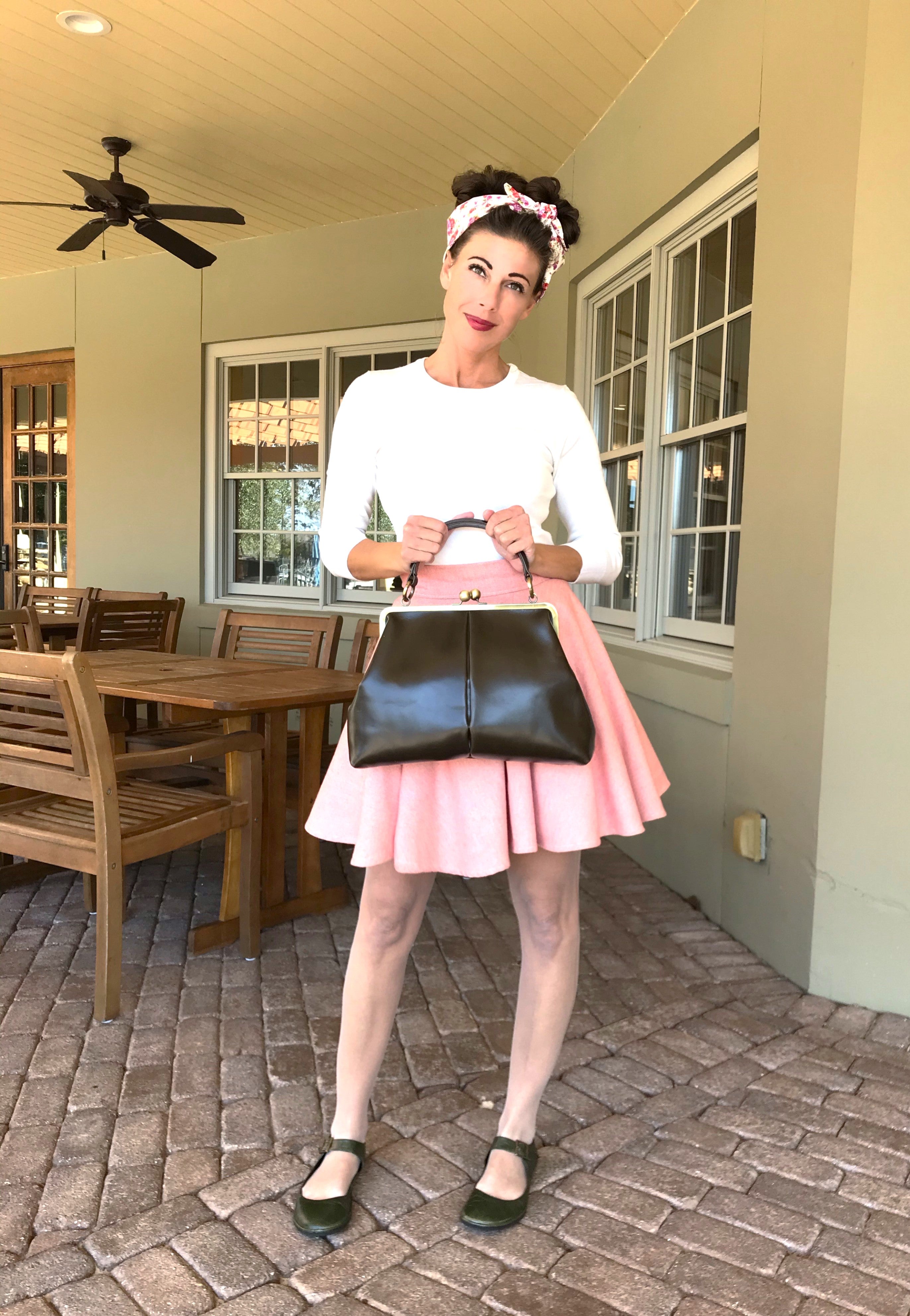 Retro Handtasche „Vintage Olive“ in Dunkelgrün – Leder Bügeltasche & Umhängetasche