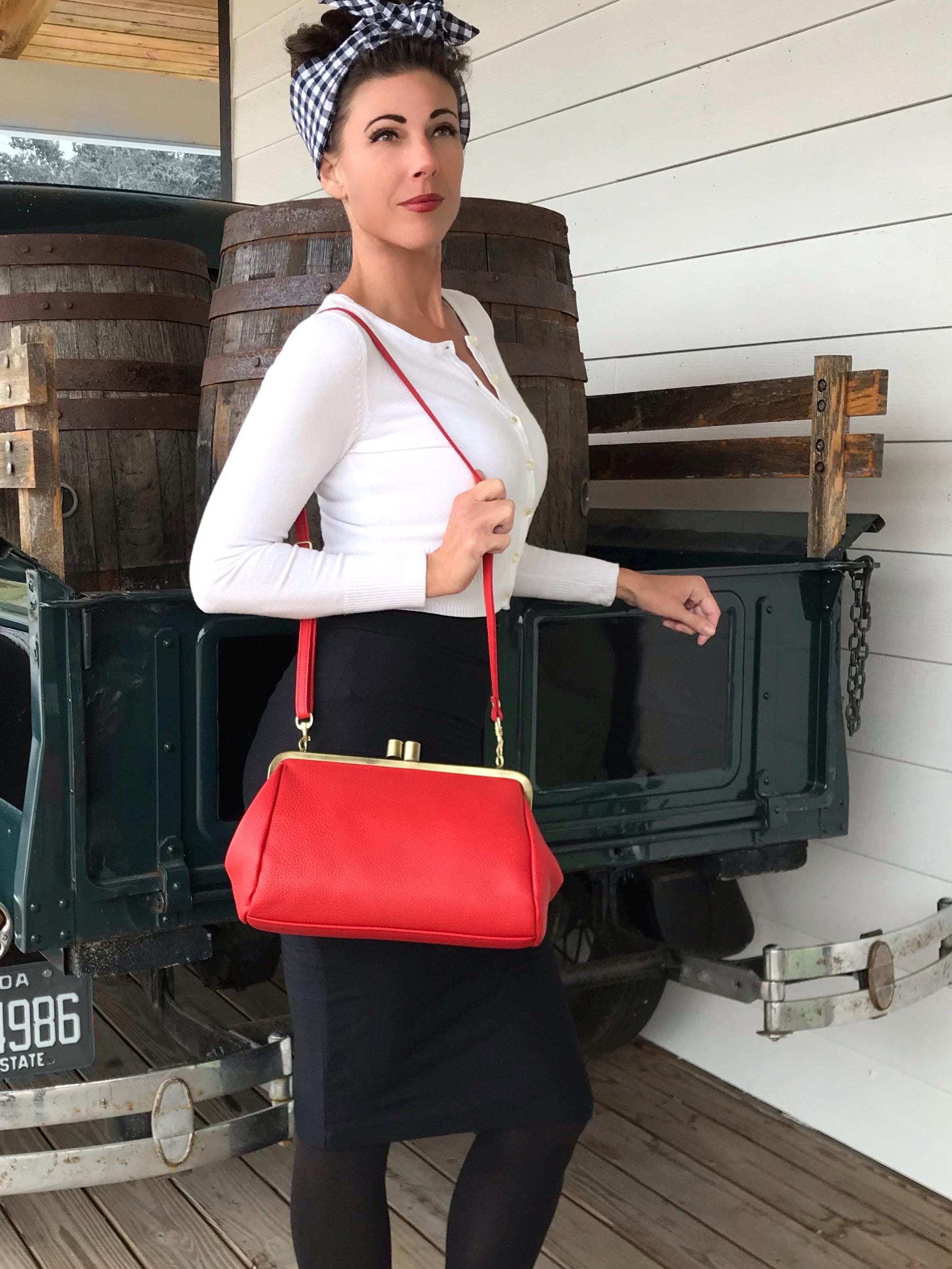 Custom Shoulder Clutch Bag With Kiss Lock – Leather Dakota Cowhide Bag Perfect For Ladies Gift