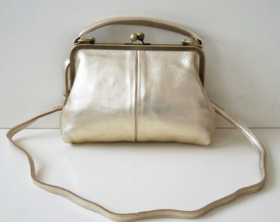 Leder Umhängetasche Damen - Kleine Olive in Gold - Ledertasche, Henkeltasche, Schultertasche - Retro-Stil - Taschenkinder.de